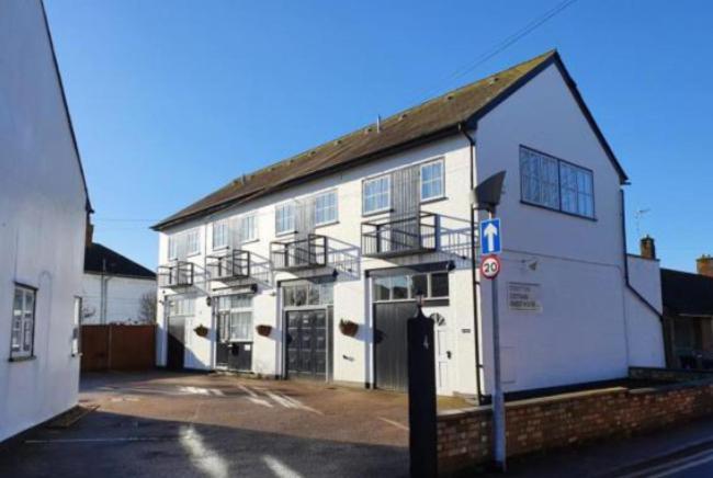 Stratton Cottage Guesthouse Biggleswade Luaran gambar The former Methodist Chapel, now a private house